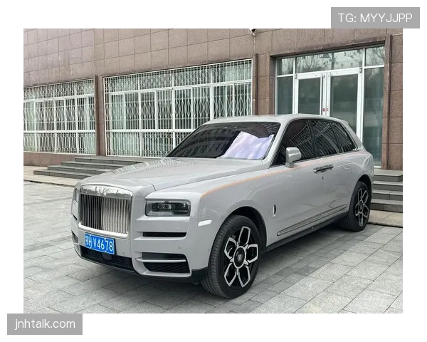 库里今天在训练场又带了几个豪车司机的排场，这套路我服了！